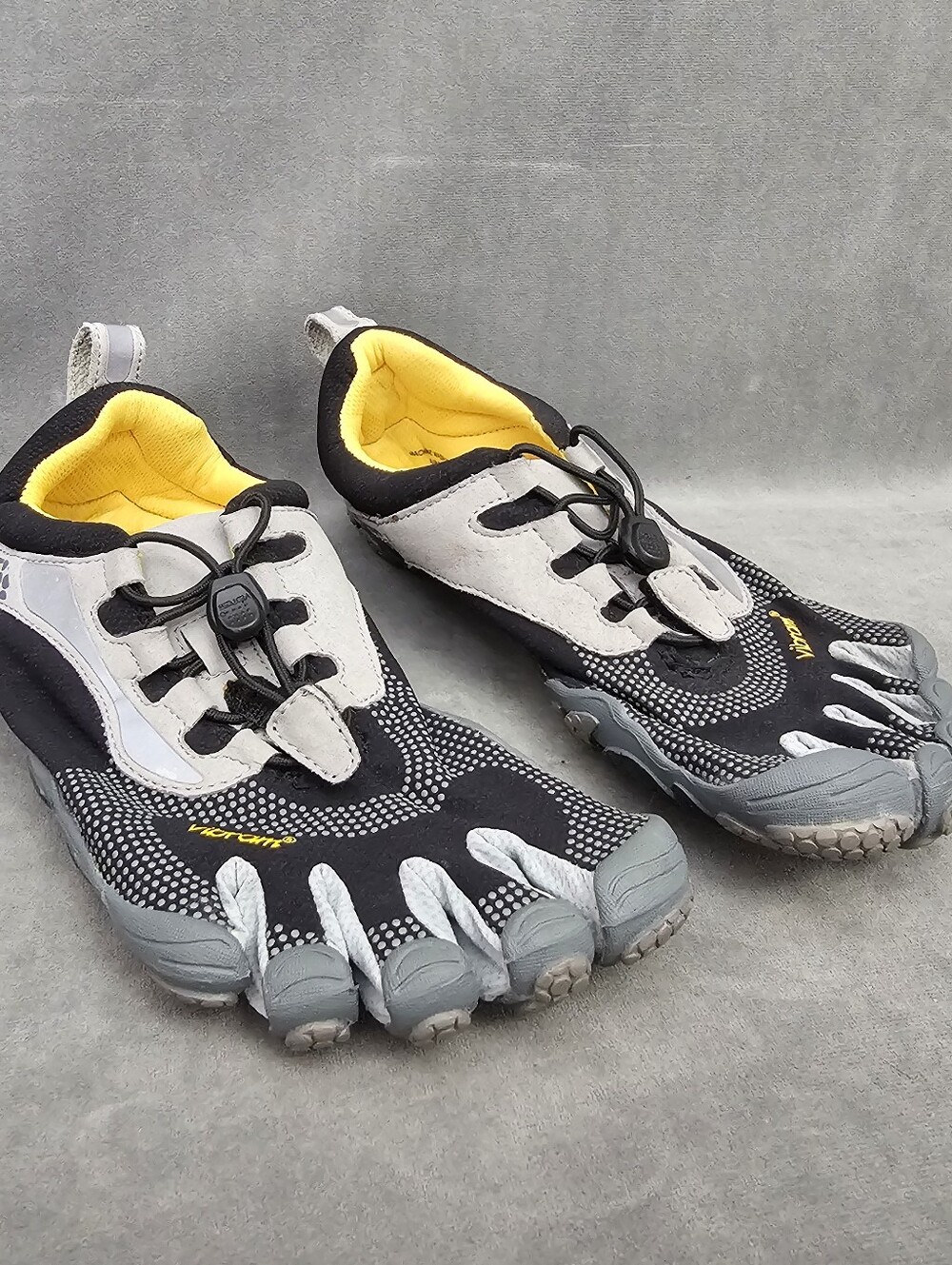 Vibram FiveFingers W358 Size W 38 Black/ Grey/ Yellow Shoes S1-22